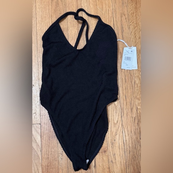 Good American Always Fits One-Piece Swimsuit - Picture 3 of 6